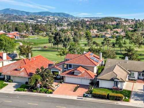 1211 Countrywood Ln, Vista, CA, 92081-5337 | Card Image