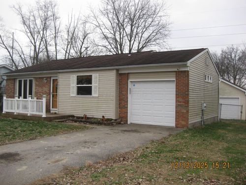 8873 Canoe Dr, Galloway, OH, 43119-9067 | Card Image