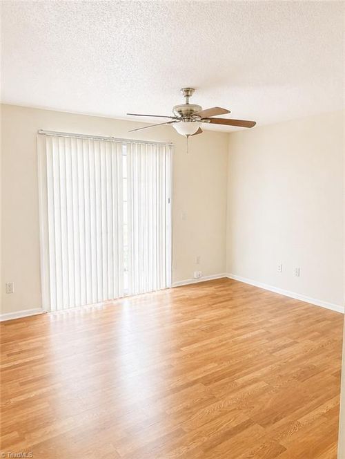 d-517 Mystic Drive, Greensboro, NC, 27406 | Card Image