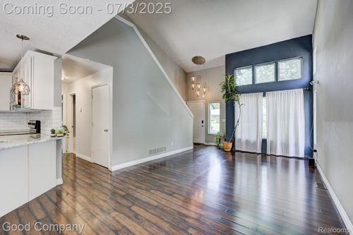 24650 Westhampton St, Oak Park, MI, 48237-1418 | Card Image