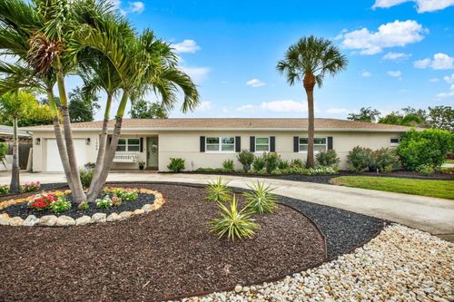 1308 Marion Dr S, ST PETERSBURG, FL, 33707-3821 | Card Image