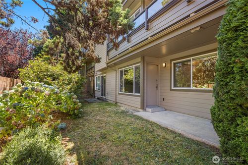 107-6055 35th Ave Sw, Seattle, WA, 98126-3050 | Card Image