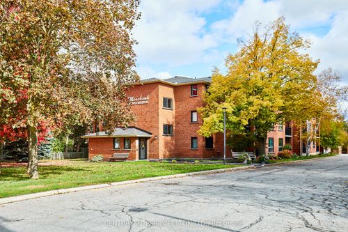 301-219 Main St N, Uxbridge, ON, L9P1C4 | Card Image