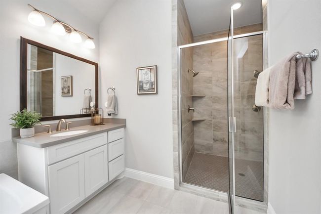 Primary Bathroom | Image 44