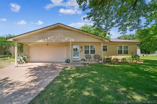 812 Atlanta Pl, Broken Arrow, OK, 74012-6911 | Card Image