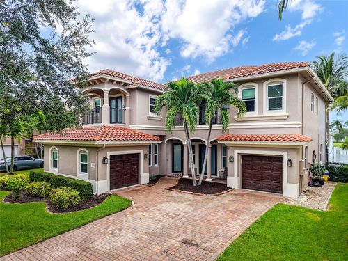 556 Cresta Cir, West Palm Beach, FL, 33413-1044 | Card Image