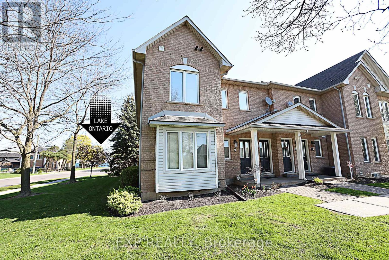 Residential in Hamilton (Lakeshore)