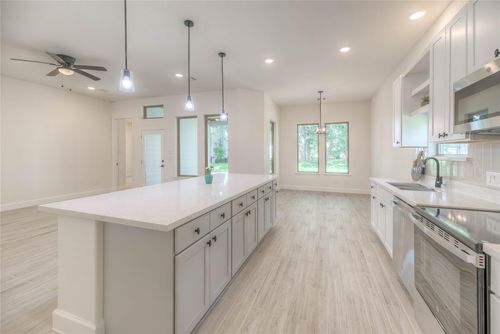 175 Echo Ln, Livingston, TX, 77351-1194 | Card Image