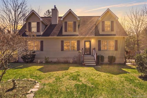 944 Us Route 209, Cuddebackville, NY, 12729-5016 | Card Image