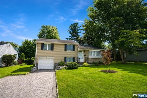 154 Jefferson Ave, River Edge, NJ, 07661-2107 | Card Image