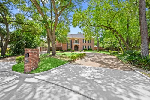 11305 Green Vale Dr, Piney Point Village, TX, 77024-6738 | Card Image