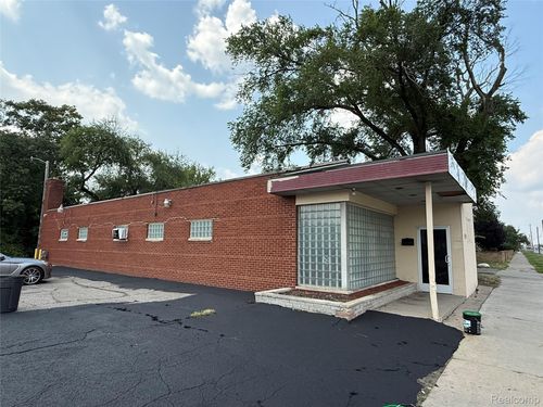 9559 Greenfield Road, Detroit, MI, 48227 | Card Image