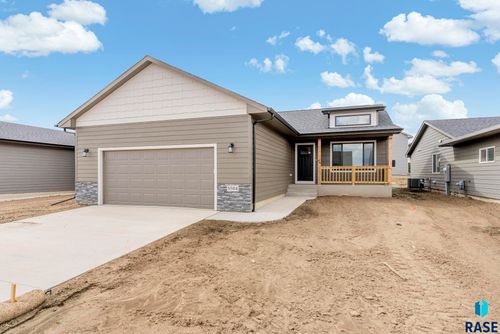 5504 E Brennan Dr Drive, Sioux Falls, SD, 57110 | Card Image