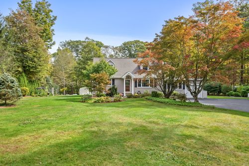 8 Karen Dr, New Fairfield, CT, 06812-4614 | Card Image