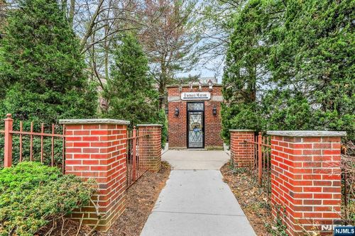 100 Palisade Ave, Bogota, NJ, 07603-1726 | Card Image