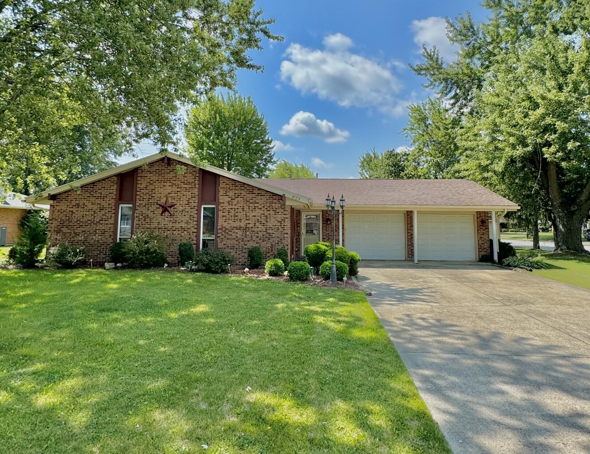 Poppy Dr, Wapakoneta, OH 45895