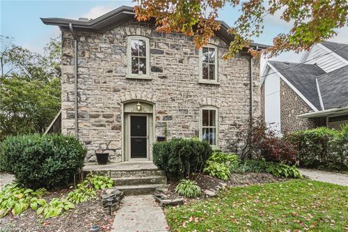 75 Pollock Ave, Cambridge, ON, N1R2B4 | Card Image