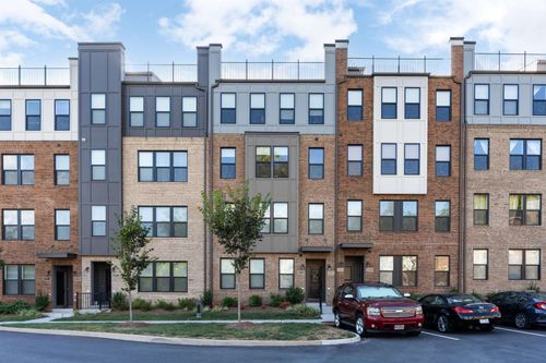 b-824 Wesley Ln, CHARLOTTESVILLE, VA, 22911-8315 | Card Image