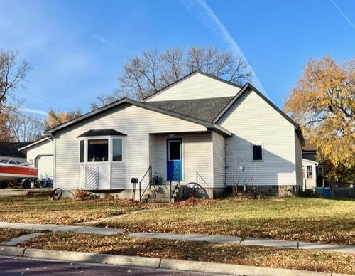 704 S Minnesota Street, Redwood Falls, MN, 56283 | Card Image