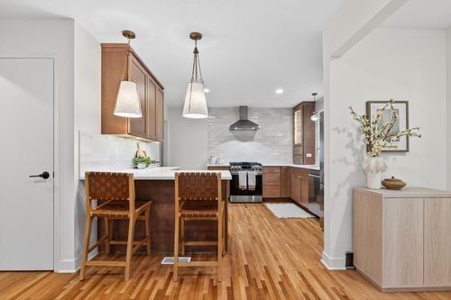 5521 W 42nd St, Saint Louis Park, MN, 55416-3137 | Card Image