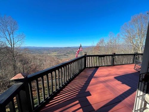 31 Grant Dr, Brasstown, NC, 28902-9101 | Card Image