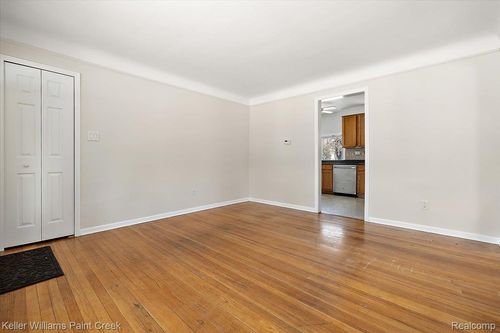 19498 Poinciana, Redford, MI, 48240-1651 | Card Image