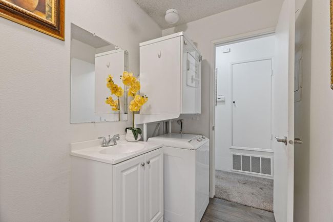 UNIT-4 - 2200 Woodside Ln, Condo with 2 bedrooms, 1 bathrooms and null parking in Sacramento CA | Image 15