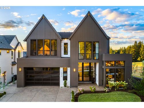 16090 Kaylyn Dr, Oregon City, OR, 97045-8344 | Card Image