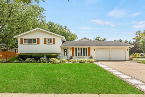 1717 Vassar Ct, Schaumburg, IL, 60193-3320 | Card Image