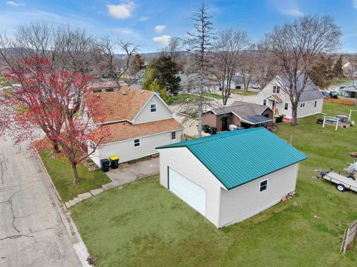1222 S 7th Street Street, Prairie Du Chien, WI, 53821 | Card Image