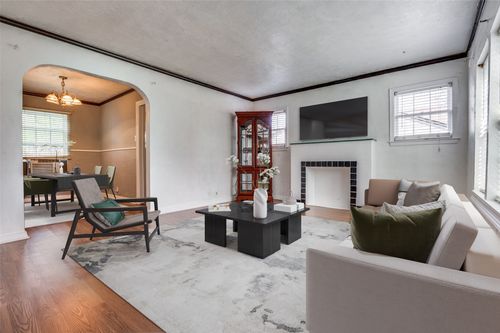 635 Richmondell Ave, Dallas, TX, 75211-5039 | Card Image