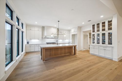 6227 Grovewood Ln, Houston, TX, 77008-3217 | Card Image