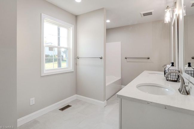 208 Kerner St, House other with 3 bedrooms, 2 bathrooms and null parking in Kernersville NC | Image 17