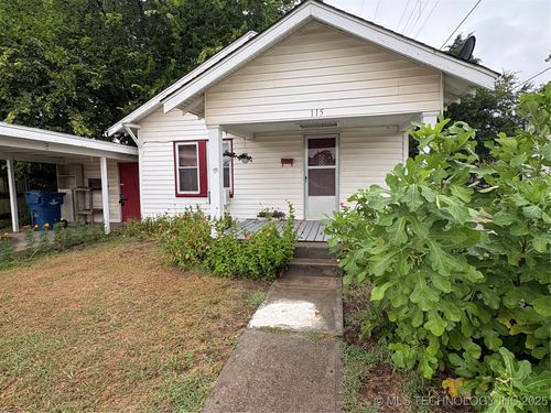 115 Independence Ave, Cushing, OK, 74023-4154 | Card Image