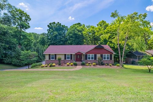 104 Trout Valley Dr, Hendersonville, TN, 37075-5215 | Card Image