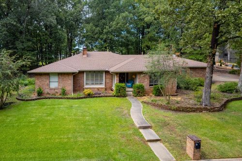 7 Fairway Dr, Maumelle, AR, 72113-6444 | Card Image