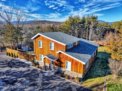 4 Annas Ln, Catskill, NY, 12414-5639 | Card Image