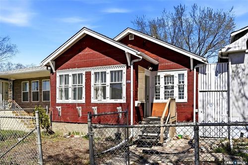 1206 Victoria Ave, Regina, SK, S4P0N9 | Card Image