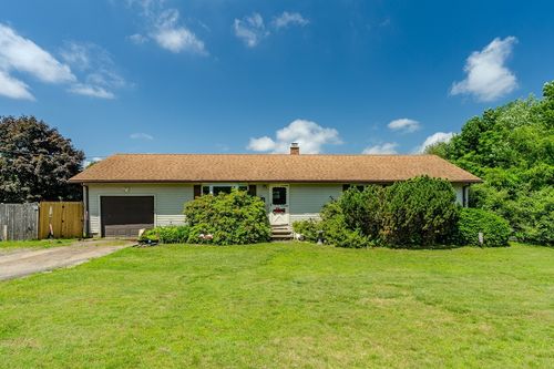 74 Sabin St, Belchertown, MA, 01007-9558 | Card Image