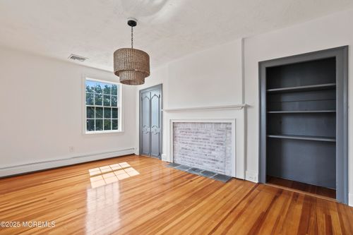 g-630 Broad St, Shrewsbury, NJ, 07702-4118 | Card Image