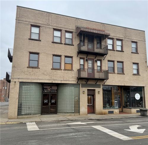 35 S Beeson Blvd, Uniontown, PA, 15401-3440 | Card Image