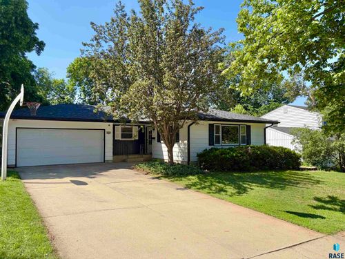2505 W Oak St Street, Sioux Falls, SD, 57105 | Card Image