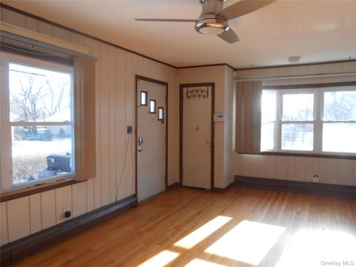 63 Lindbergh Pl, Poughkeepsie, NY, 12603-1335 | Card Image