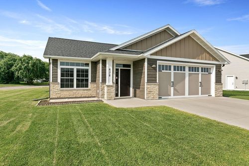 638 Pebble Creek Dr, Saint Cloud, MN, 56303-0901 | Card Image