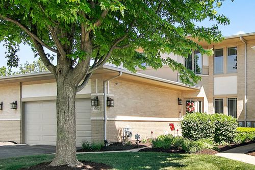 20432 Fallingwater Cir, Frankfort, IL, 60423-1804 | Card Image