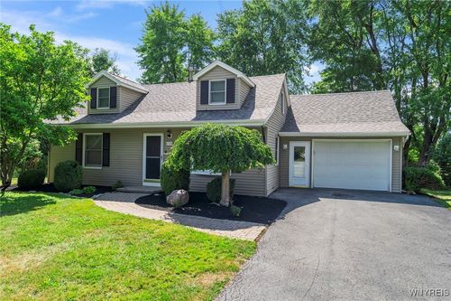 4320 Barton Rd, Clarence, NY, 14031-1817 | Card Image