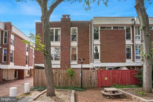 43 University Mews, PHILADELPHIA, PA, 19104-4756 | Card Image