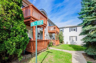 14 - 1732 Fort Street, Condo with 2 bedrooms, 2 bathrooms and null parking in Trenton MI | Image 1