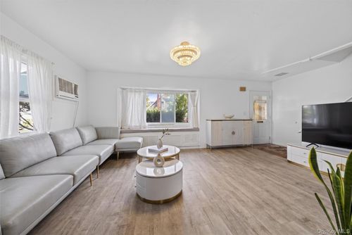 166-04 22nd Ave, Whitestone, NY, 11357-4008 | Card Image