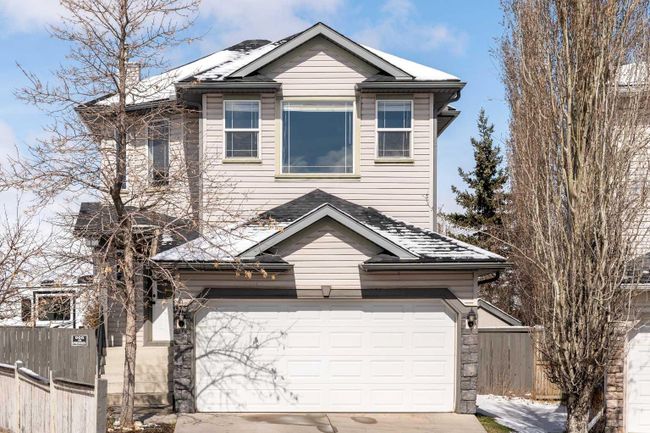 63 Hidden Ranch Close Nw, Home with 3 bedrooms, 2 bathrooms and 4 parking in Calgary AB | Image 2